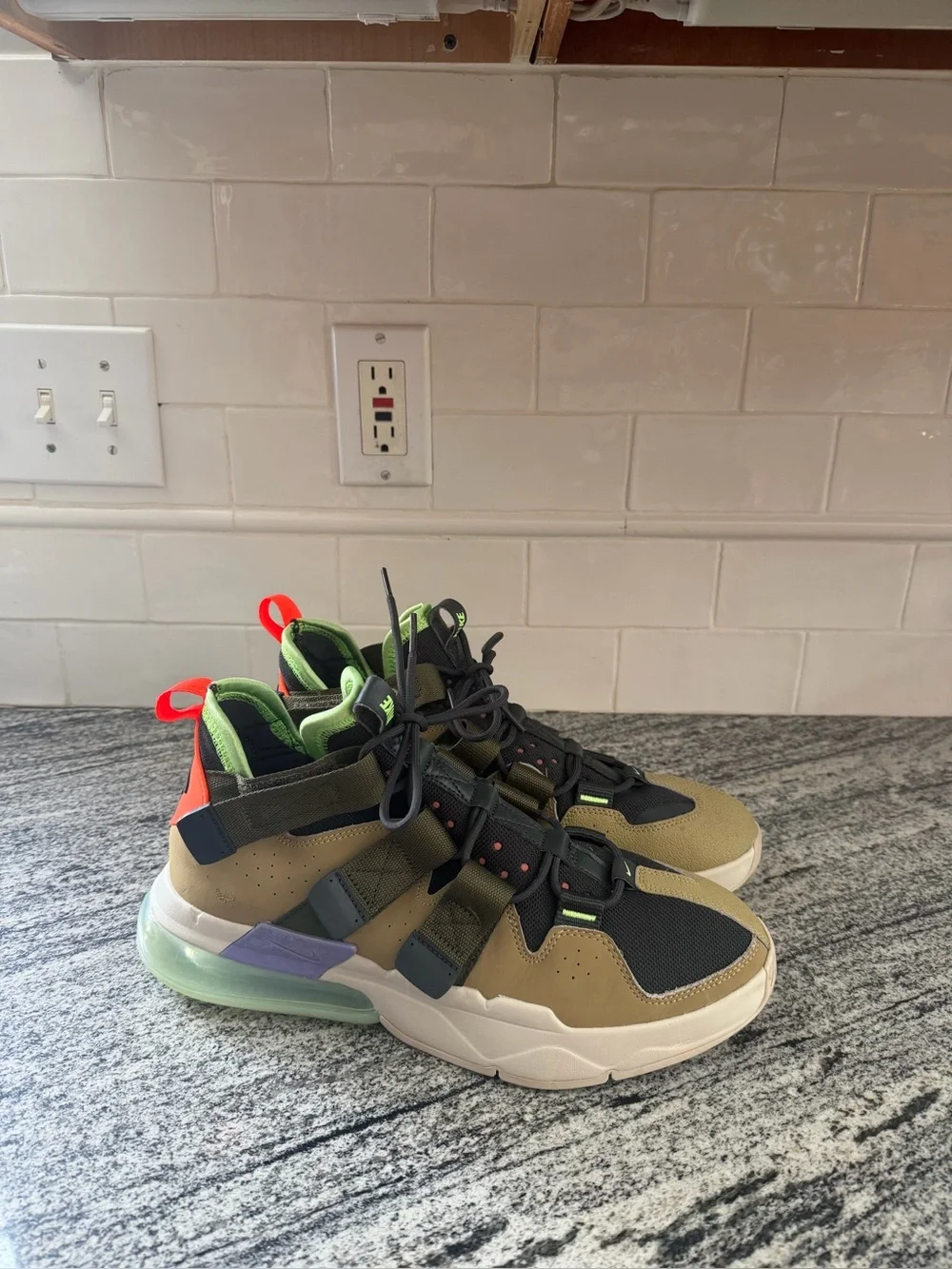 Mens Nike Air Edge 270 Parachute Beige 2019 AQ8764-200 Size 10.5